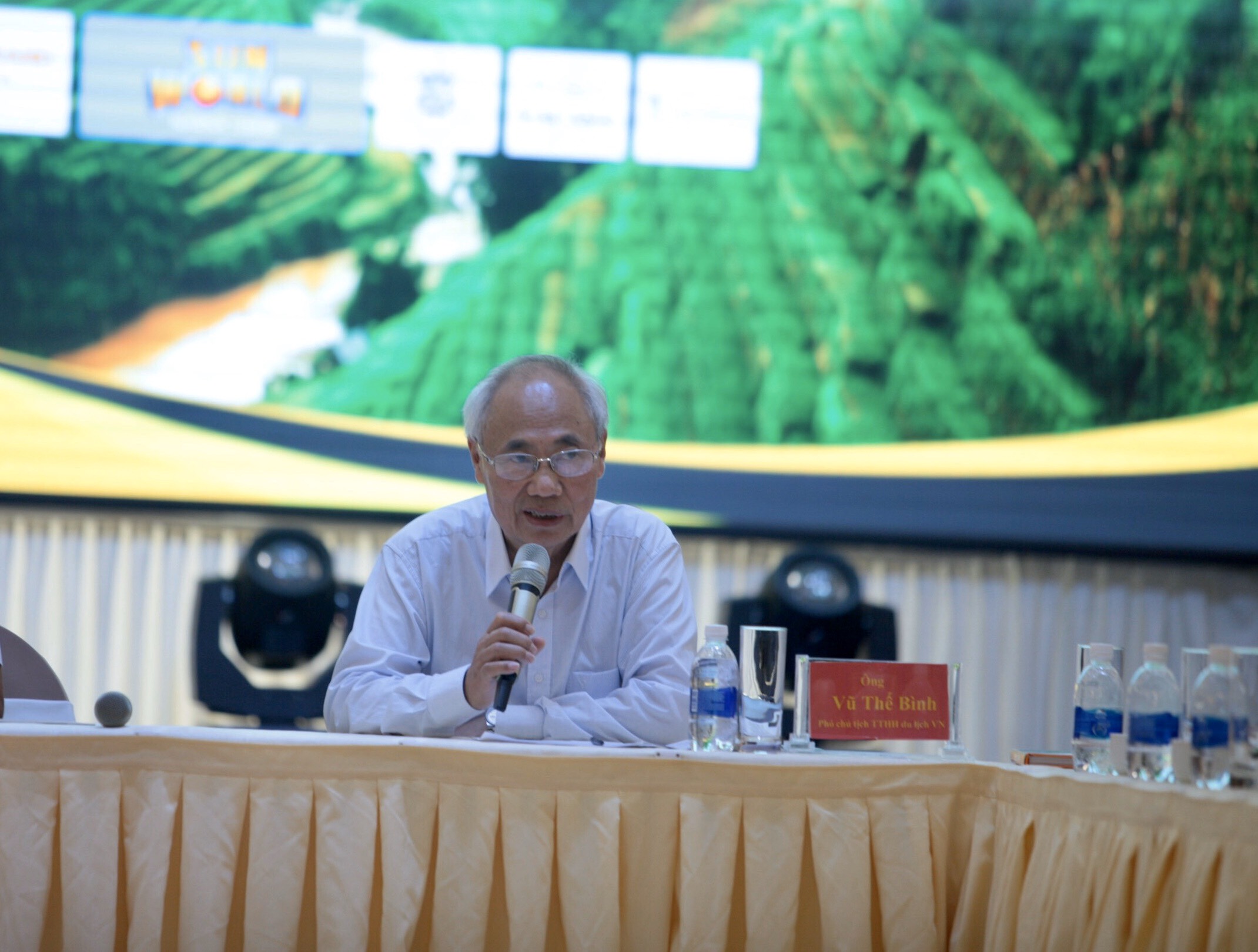 Ông Vũ Thế Bình - Phó Chủ tịch Thường trực Hiệp hội Du lịch Việt Nam phát biểu tại hội nghị. Ảnh: Cao Tuấn Ninh